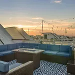 The Skyline Social - Retreat & Private Rooftop Holiday home Nashville