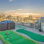 The Skyline Social - Retreat & Private Rooftop Holiday home
