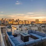 The Skyline Social - Retreat & Private Rooftop Holiday home *