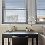Landing Beautiful 2Bd Gym