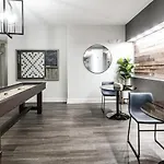 Apartment Boulevard Midtown 1br Pool Gym Parking 01 Nashville