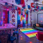 Holiday home Close To Dt Music Rooftop Views Game
