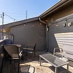 The Velvet Vinyl- Private Rooftop & Near Broadway