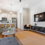 The Velvet Vinyl- Private Rooftop & Near Broadway * Nashville