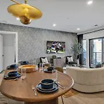 Hyve-Anthem-Private Balconies-Walk To Broadway