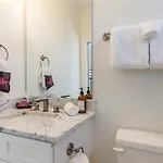 Rooftop Views & Patio Lounge Near Downtown Holiday home Nashville