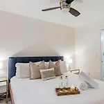 Rooftop Views & Patio Lounge Near Downtown *