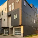 Holiday home Rooftop Views & Patio Lounge Near Downtown Nashville