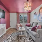 Modern 2br Near Downtown | Free Parking Nashville