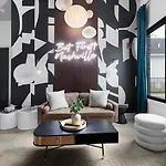 Apartment Kays Hideaway - Stylish Steps To Dining