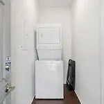 Comfortable 3Br |Minutes To Broadway| Parking