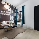 Kays Hideaway - Stylish Steps To Dining *