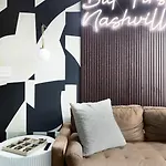 Apartment Kays Hideaway - Stylish Steps To Dining Nashville