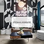 Apartment Kays Hideaway - Stylish Steps To Dining *