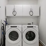 Holiday home Hyve - Boho Bliss - 3 Bedroom - Located In Sobro