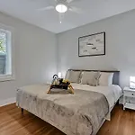Holiday home Melrose Mix - Rooftop Deck - 5 Mins To Broadway *