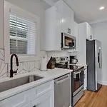 Melrose Mix - Rooftop Deck - 5 Mins To Broadway Holiday home Nashville