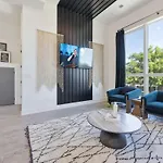 Luxe-elevate-modern Luxury-stunning Views
