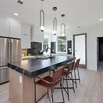 Luxe-elevate-modern Luxury-stunning Views *