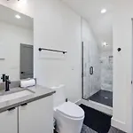 Holiday home Luxe-elevate-modern Luxury-stunning Views *