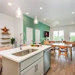 Hurst House - 4 Stylish Homes - Mins To Germantown