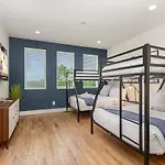 Riff & Rest - 2 Stylish Homes - Mins To Germantown Holiday home Nashville