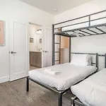 Holiday home Riff & Rest - 2 Stylish Homes - Mins To Germantown *