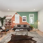 Holiday home Hurst House - 4 Stylish Homes - Mins To Germantown *