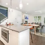 Hurst House - 4 Stylish Homes - Mins To Germantown Holiday home Nashville
