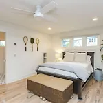Calvin Garden Getaway Holiday home