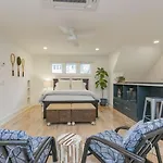 Calvin Garden Getaway * Nashville