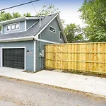 Calvin Garden Getaway * Nashville