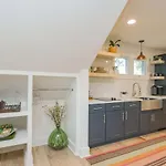 Calvin Garden Getaway Nashville