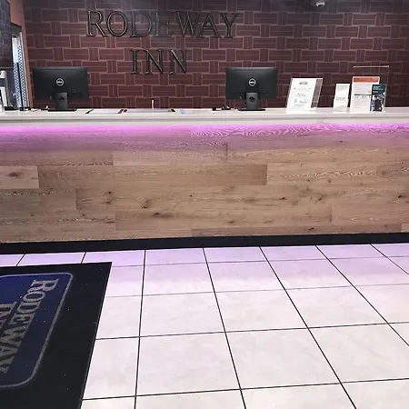 Hotel Rodeway Airport South 2*