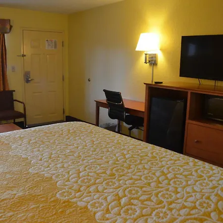 Hotel Days By Wyndham Airport East Nashville