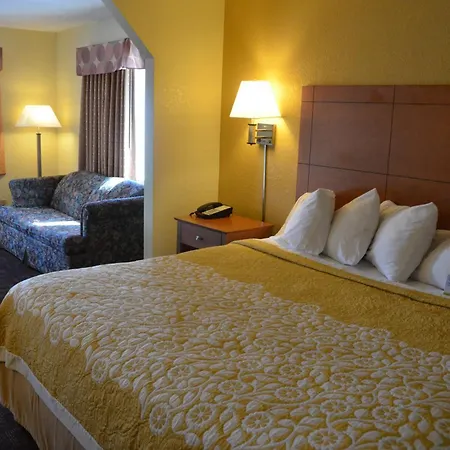 Days By Wyndham Airport East Hotel