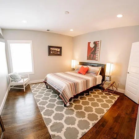 Holiday home Huge4bedr10mintodtownsafe Nashville