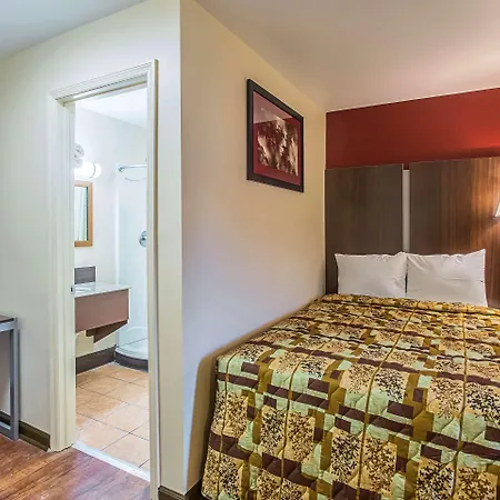Hotel Rodeway Airport South 2*