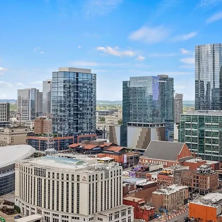 Hotel Placemakr Premier Sobro