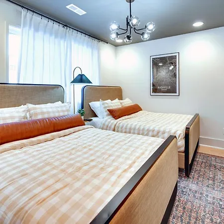 The Duo - 24 Beds & Stunning Views Book Now Holiday home Nashville