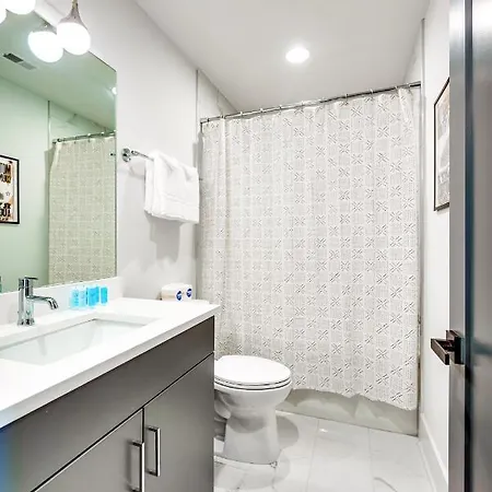 The Duo - 24 Beds & Stunning Views Book Now Holiday home Nashville