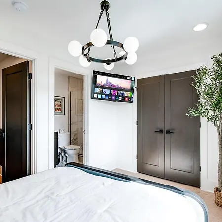 The Opry Downtown Luxe - Rooftop Cityview-karaoke Holiday home *