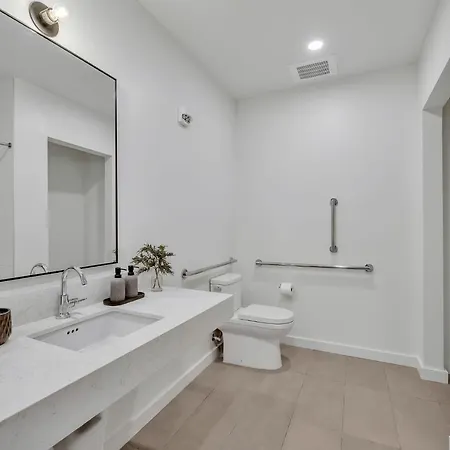 Huge Downtown Corner Unit- Pool-gym-walk 2 Broadway Aparthotel