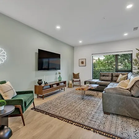 Huge Downtown Corner Unit- Pool-gym-walk 2 Broadway Aparthotel