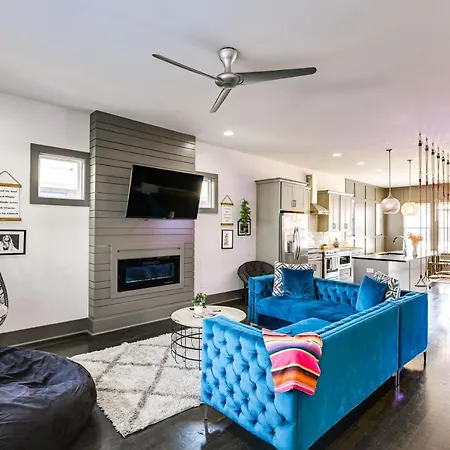 Vibrant With Deck, 2 Mi To Downtown Nashville! * Nashville