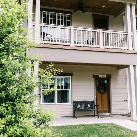 Gorgeous 6 Bed Close To Downtown, Walkable Nashville