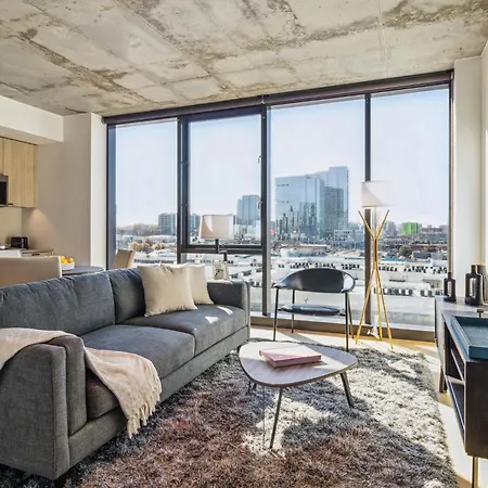 Contemporary City Living In Apartment Nashville