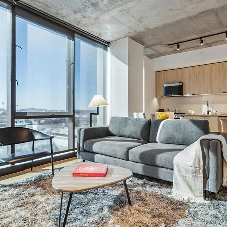Contemporary City Living In Apartment *