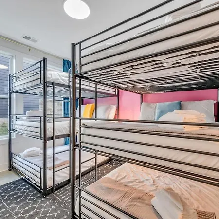 New Pink Howdy Oasis 13 Beds Rooftop View Parking Holiday home Nashville