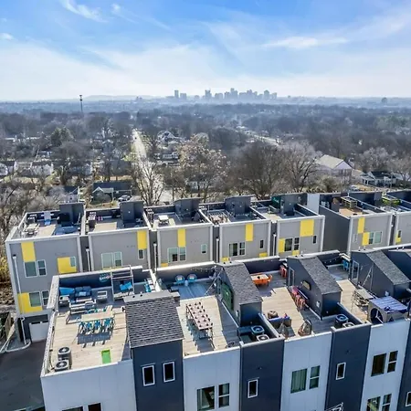 New Pink Howdy Oasis 13 Beds Rooftop View Parking